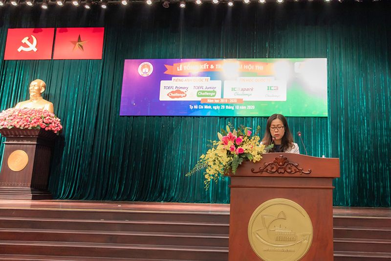 Bà Vũ Thị Bích Ngọc – Giám đốc IIG Việt Nam chi nhánh Hồ Chí Minh – Đại diện Ban tổ chức cuộc thi phát biểu